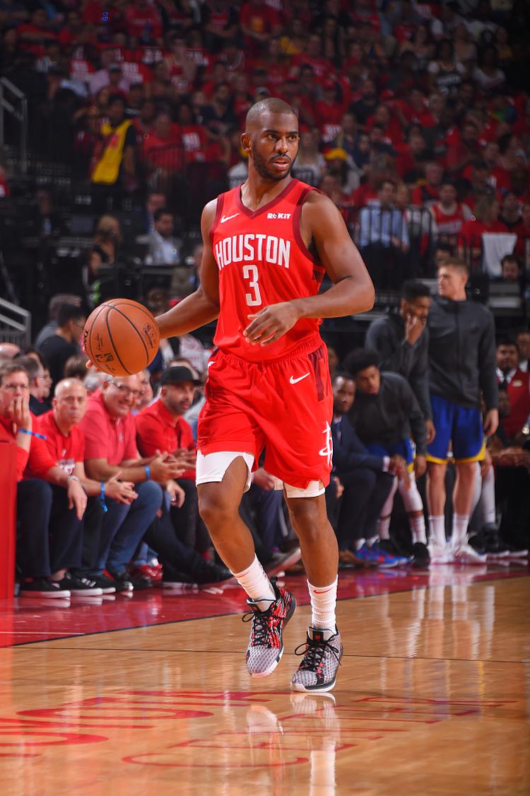 包含转会期上海久事备战欧超杯；篮板制胜细节曝光；赛场秩序良好；轮换策略成焦点的词条